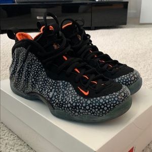 Nike Anthracite Foamposites Sz. 9 Like New!